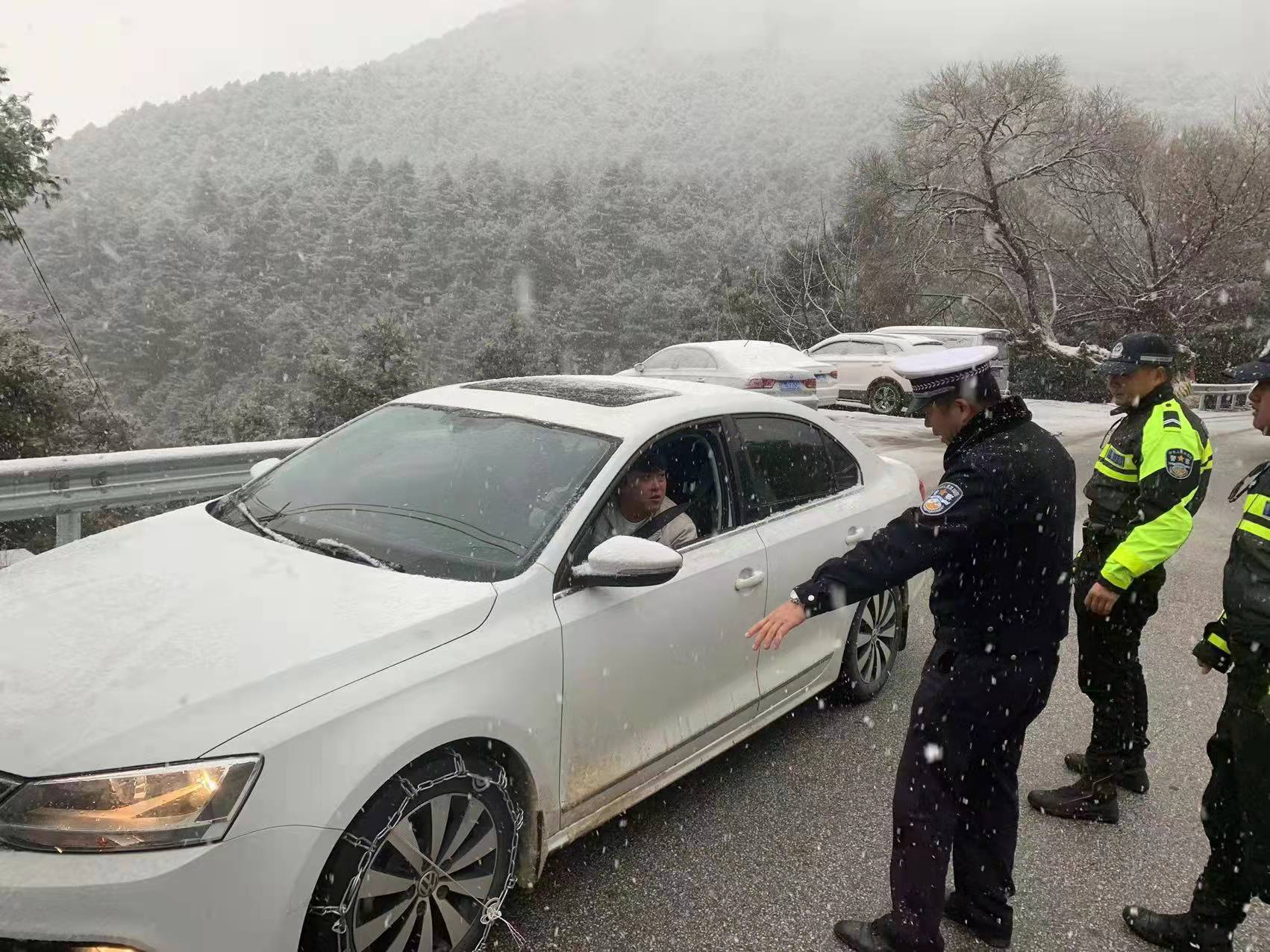 大理州公安局交警支队供图