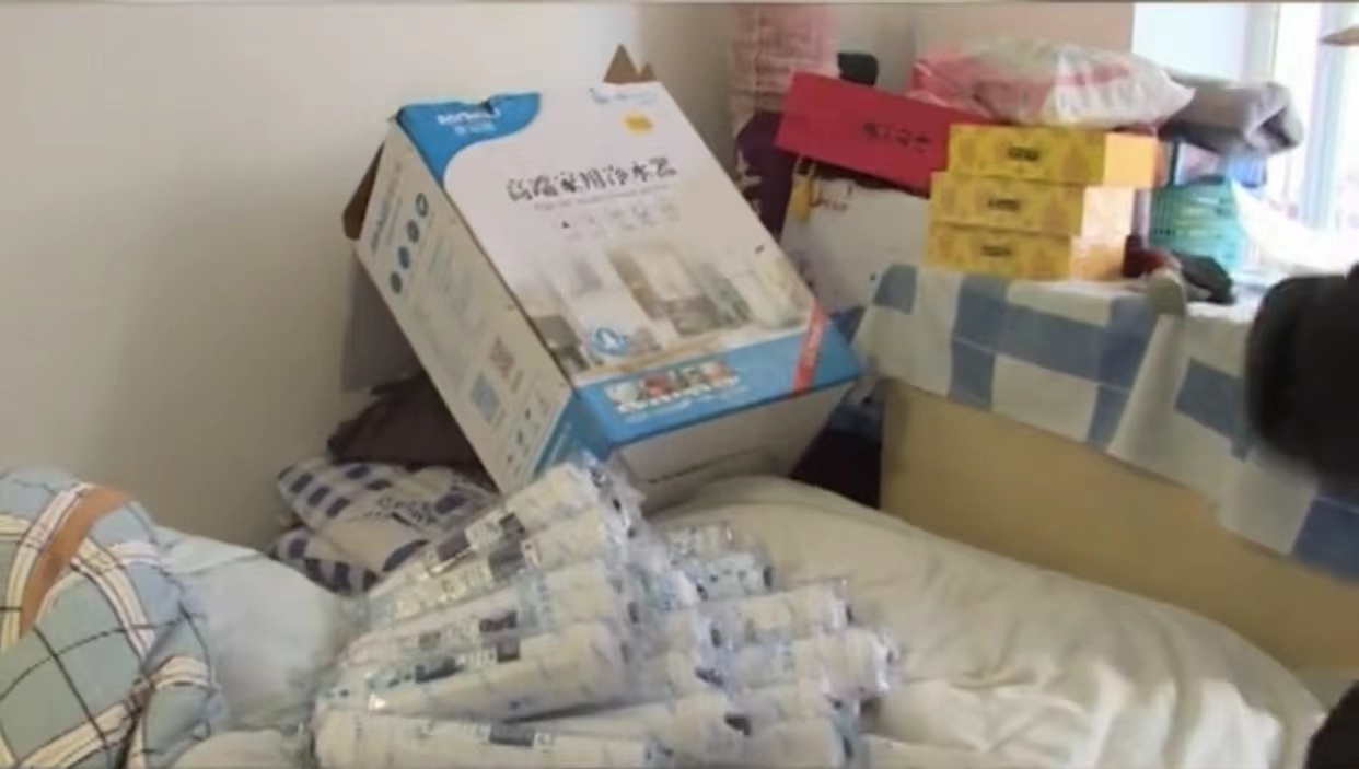 免费安装净水器？昆明九旬老人花5000元买了个教训（春城晚报-开屏新闻记者 刘嘉 摄）