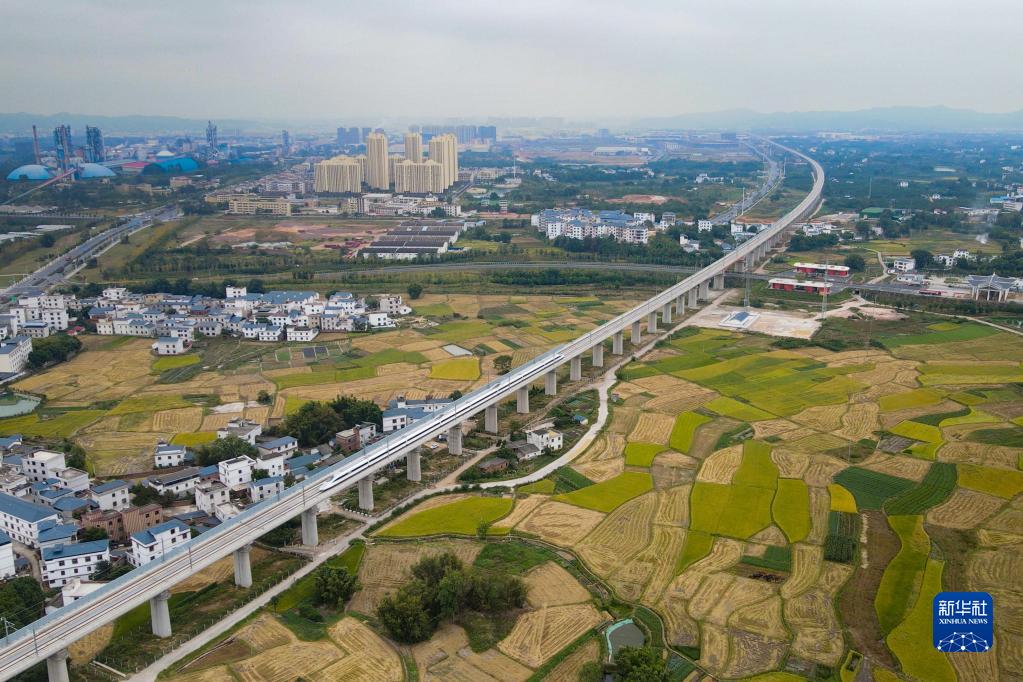 东方春来早 奋斗向未来7.jpg