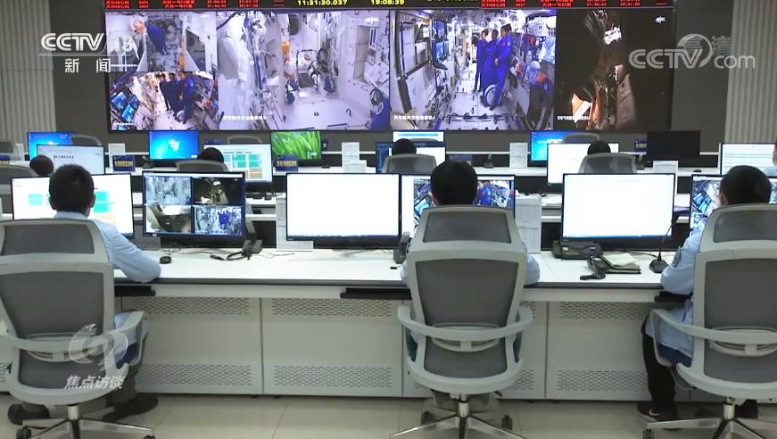 焦点访谈：护航“神十三”回家