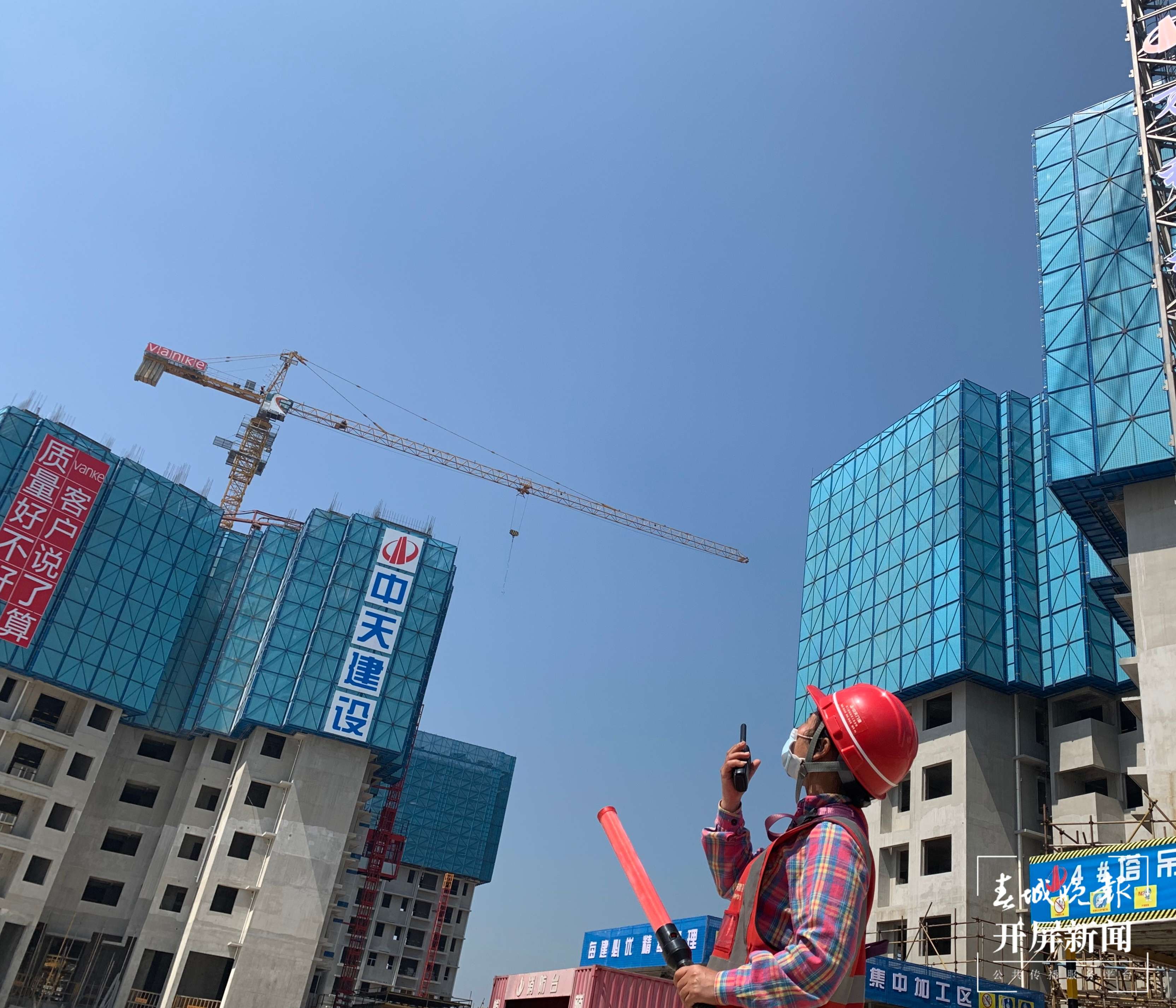 走进昆明建筑工地上的“女汉子”(开屏新闻记者 夏体雷 摄)