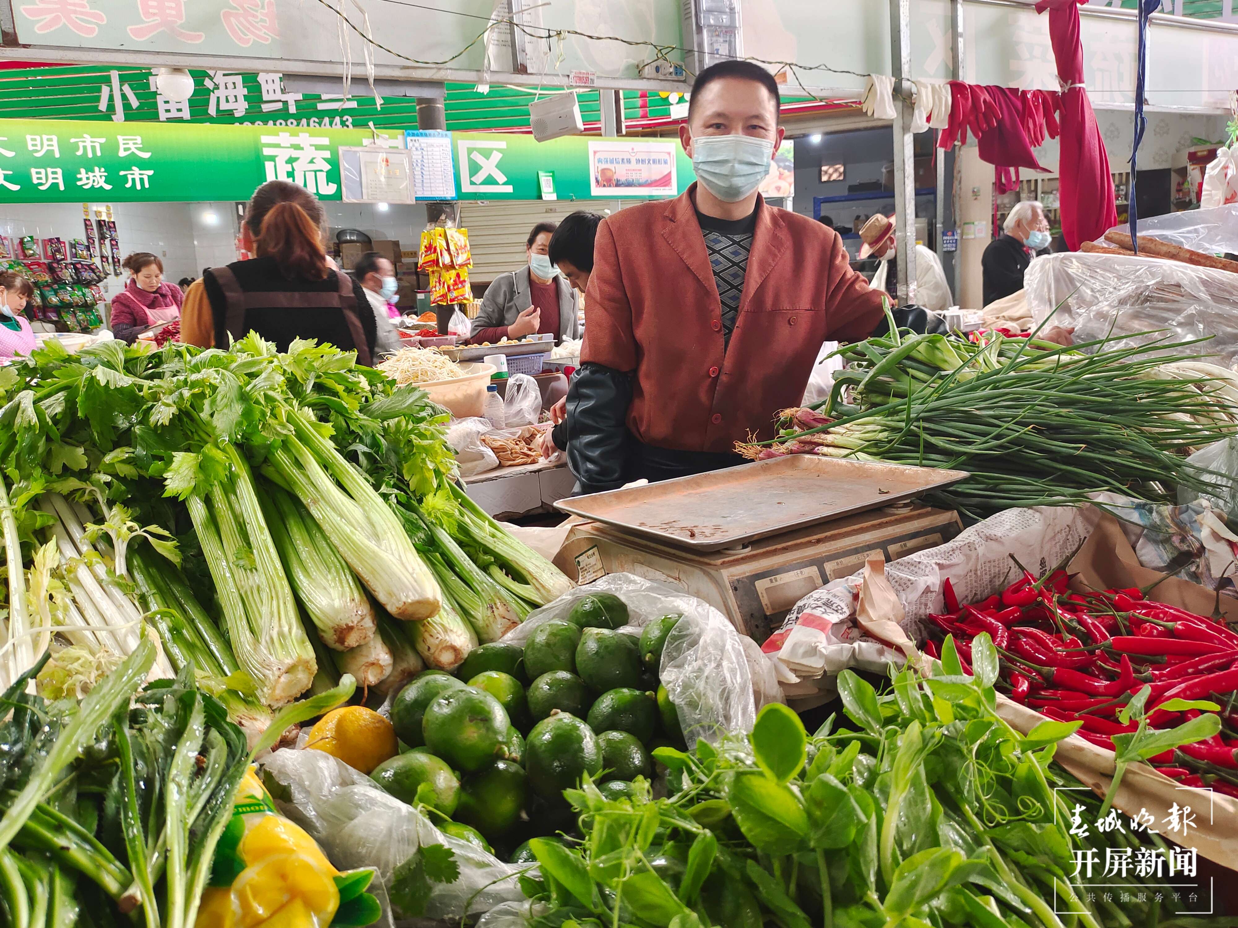 聚焦基层劳动者｜藏在农贸市场里的烟火人生（开屏新闻记者 夏体雷 摄）