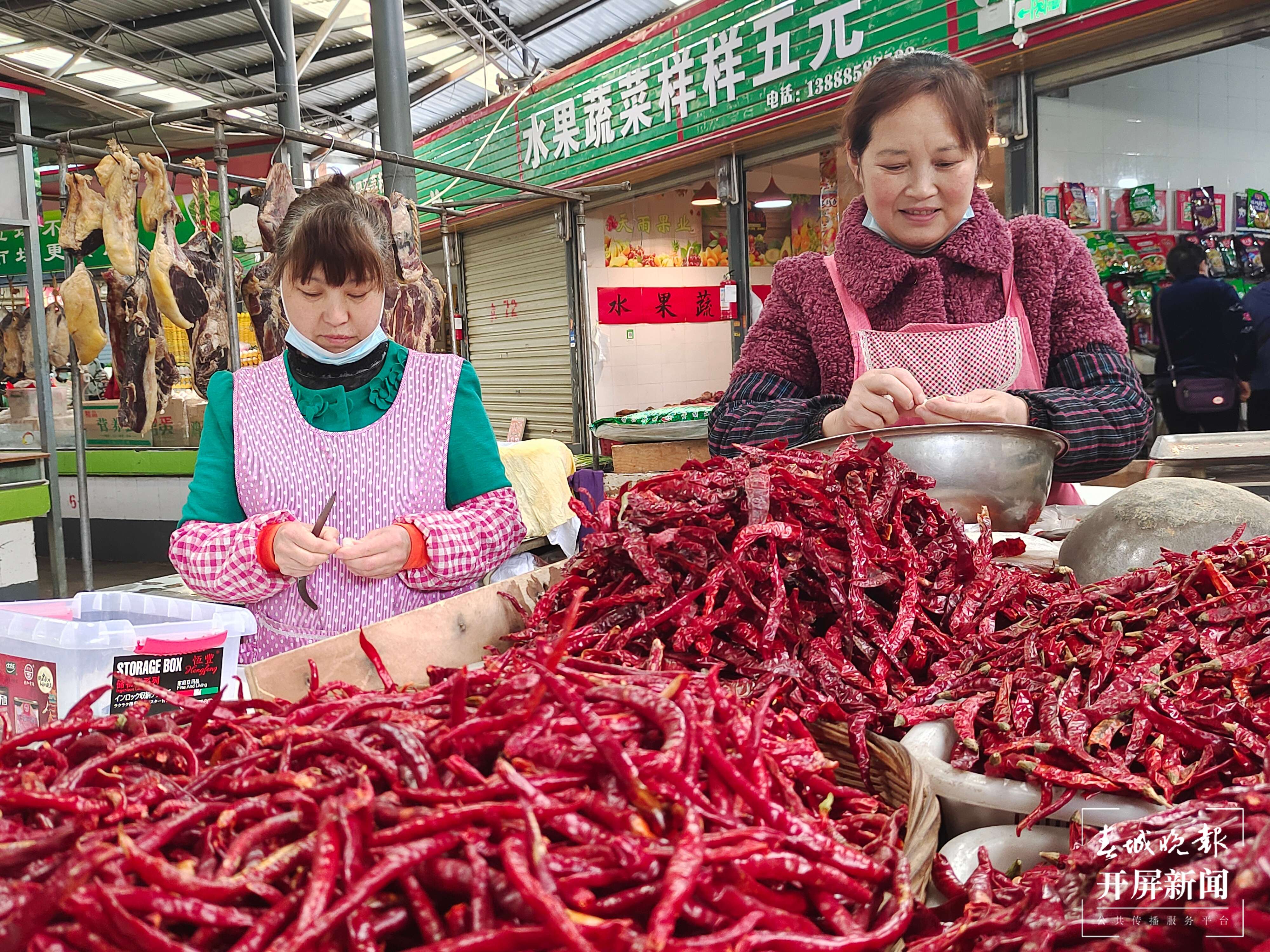 聚焦基层劳动者｜藏在农贸市场里的烟火人生（开屏新闻记者 夏体雷 摄）