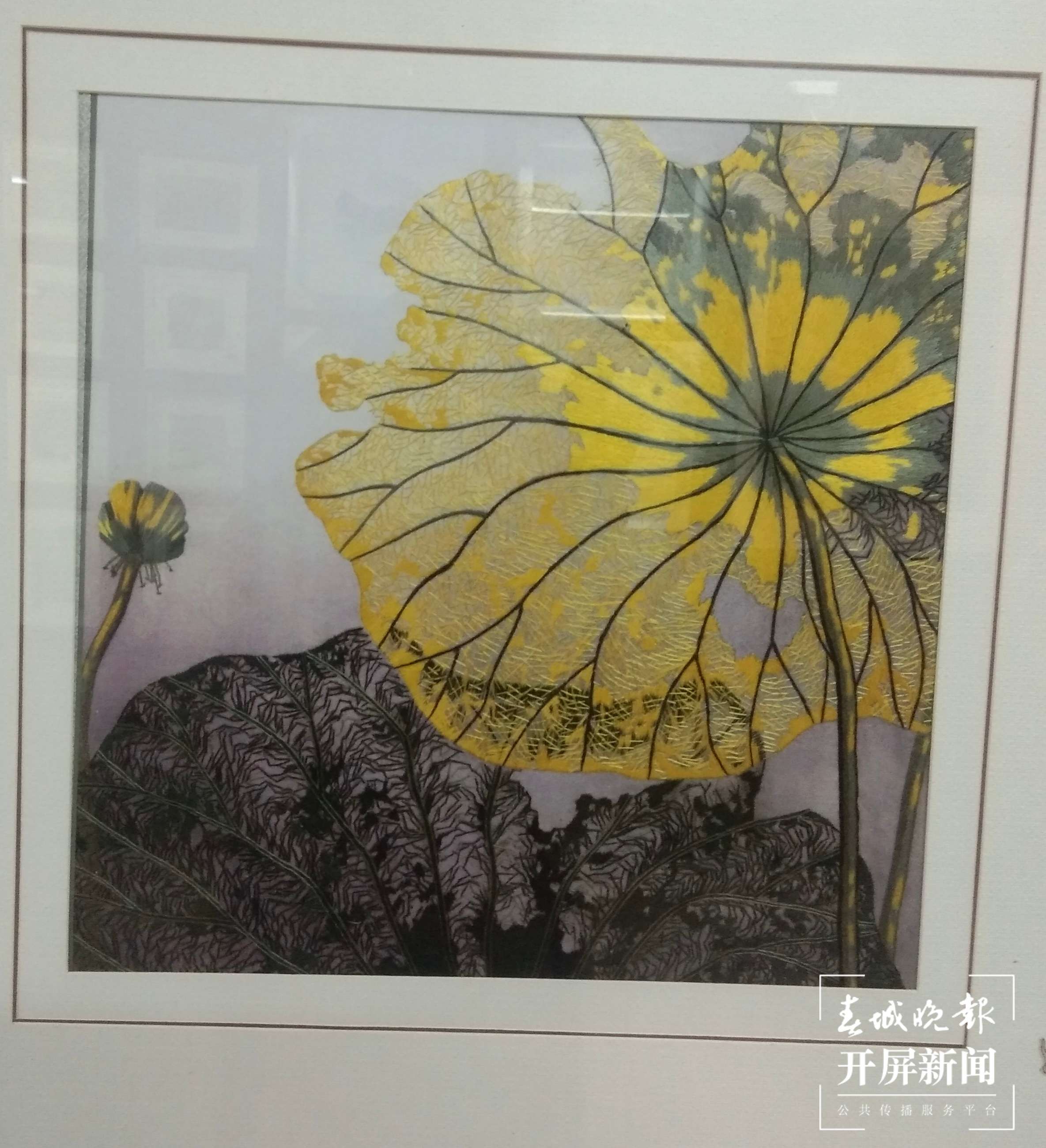 90后“绣娘”用双手绣出“五彩生活（ 开屏新闻记者 张田睿 摄）