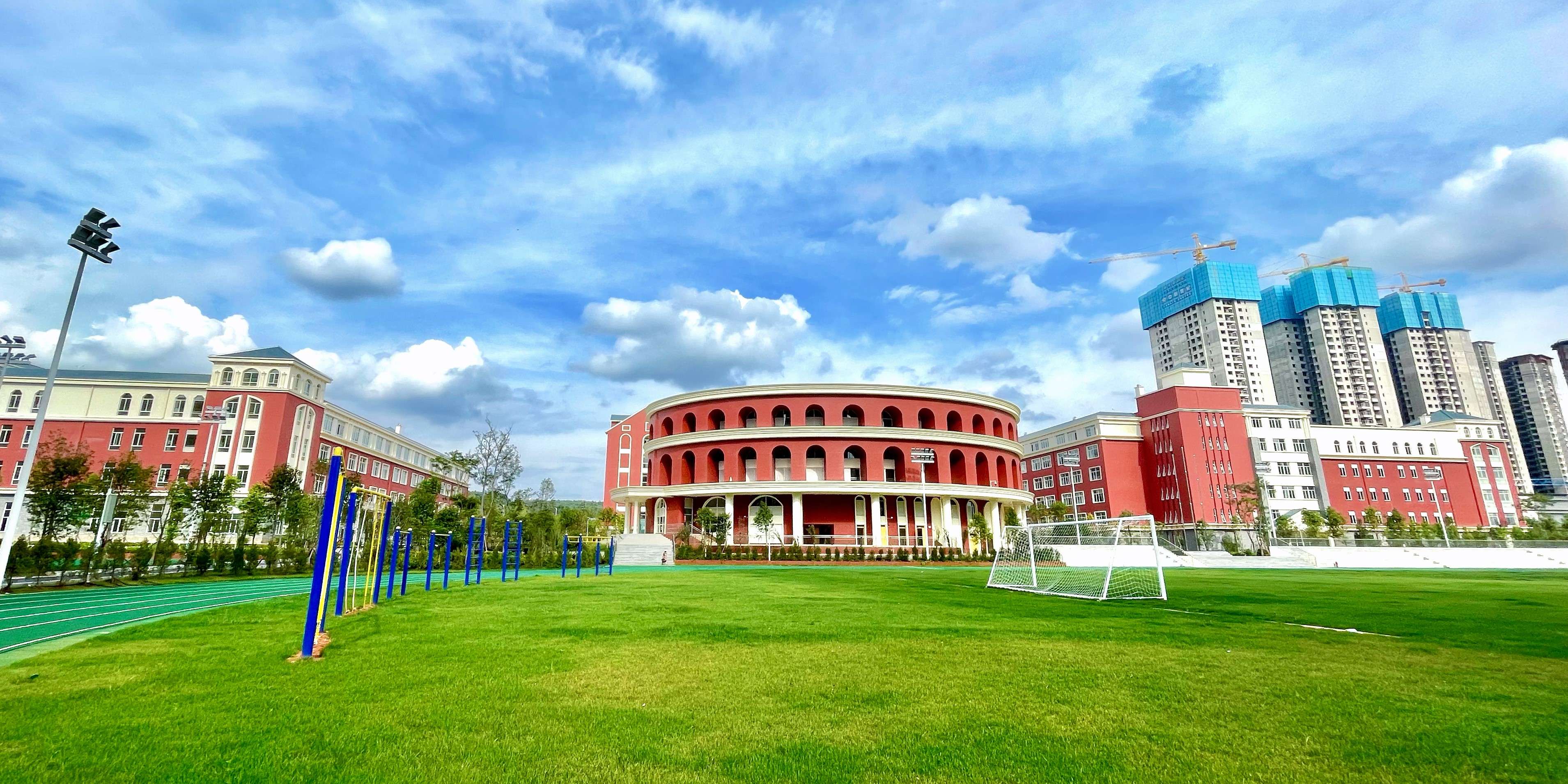 云南大学附属中学