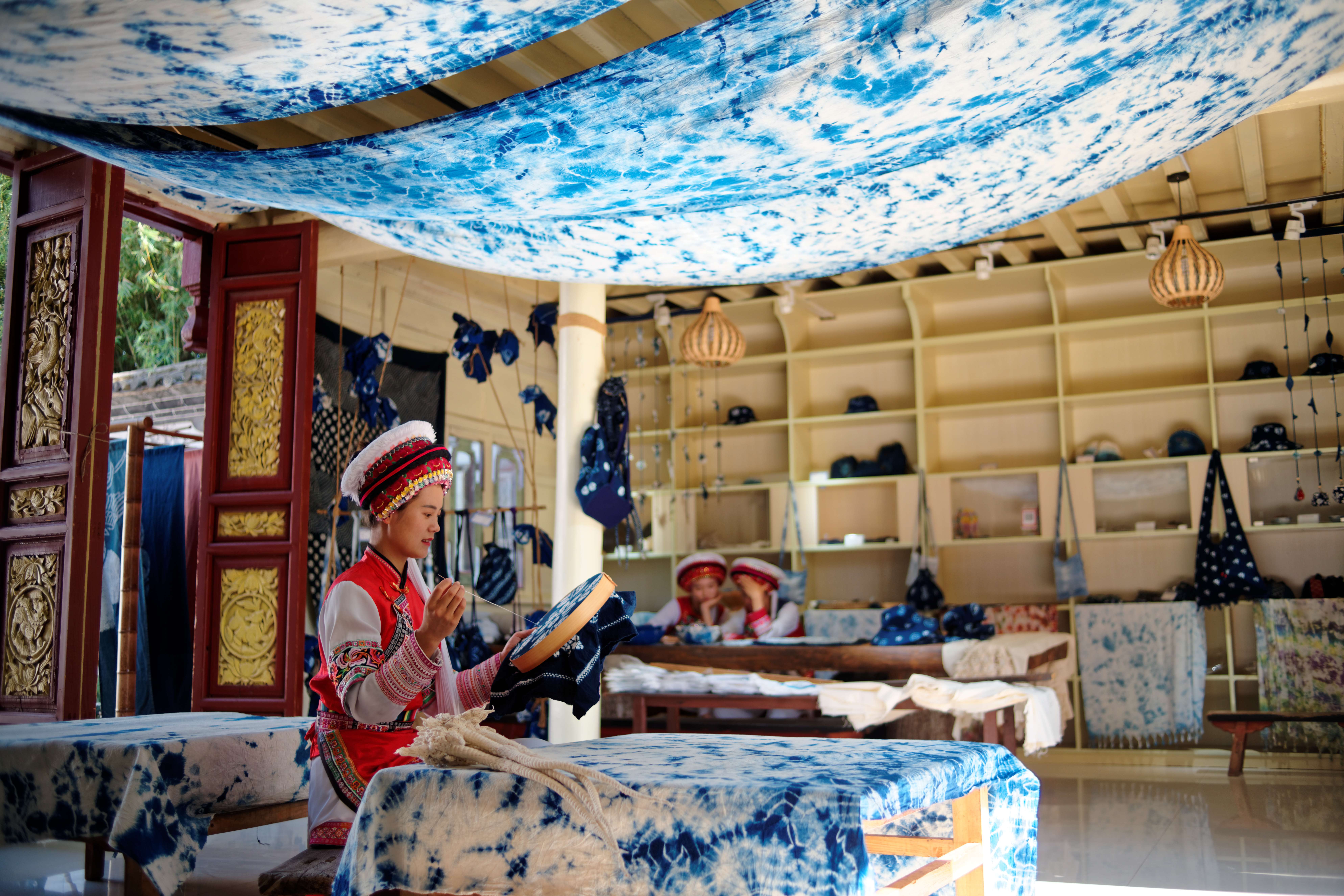 这个五一，来云南民族村和白族同胞一起“绕三灵”吧（供图）