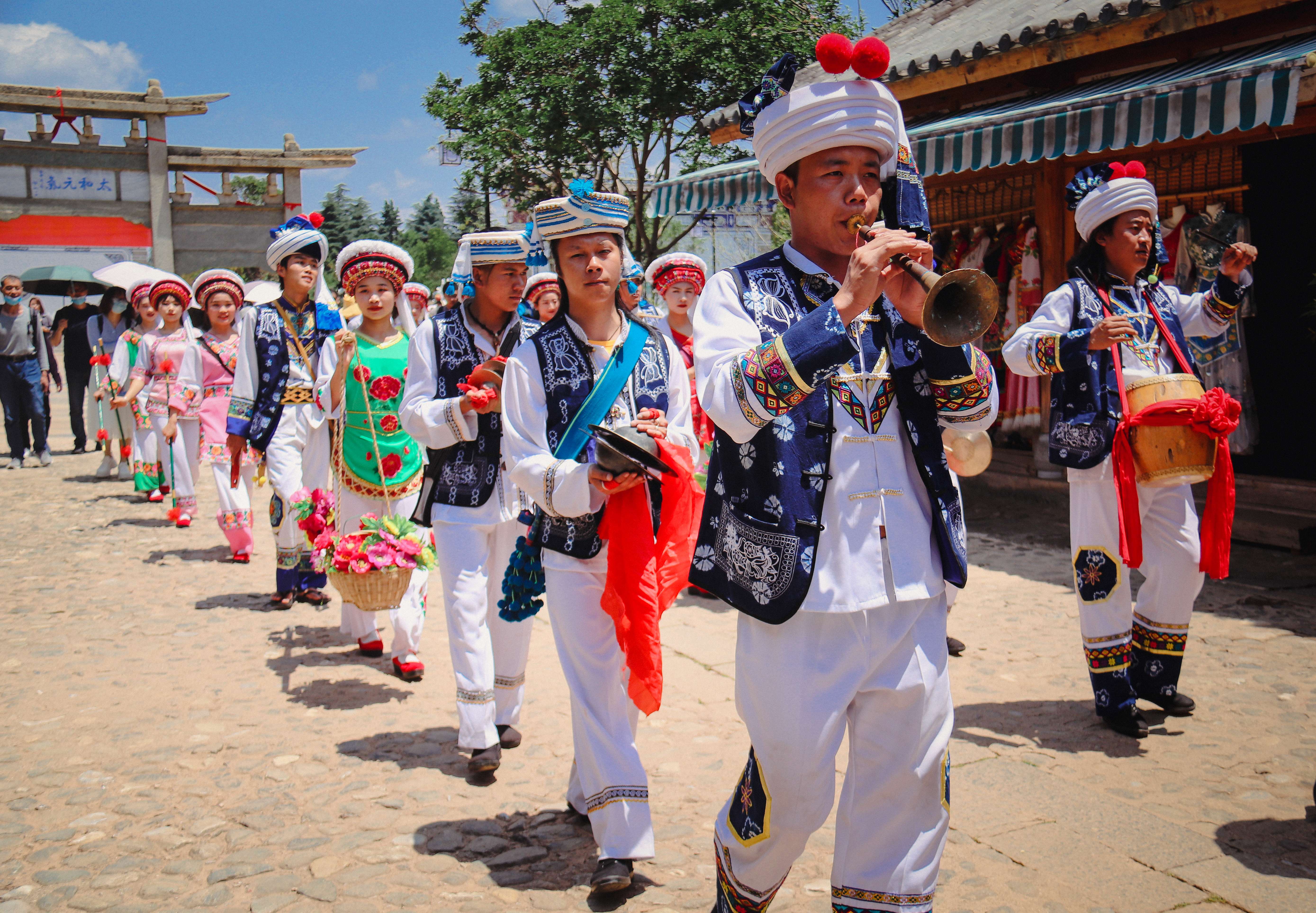 这个五一，来云南民族村和白族同胞一起“绕三灵”吧（供图）