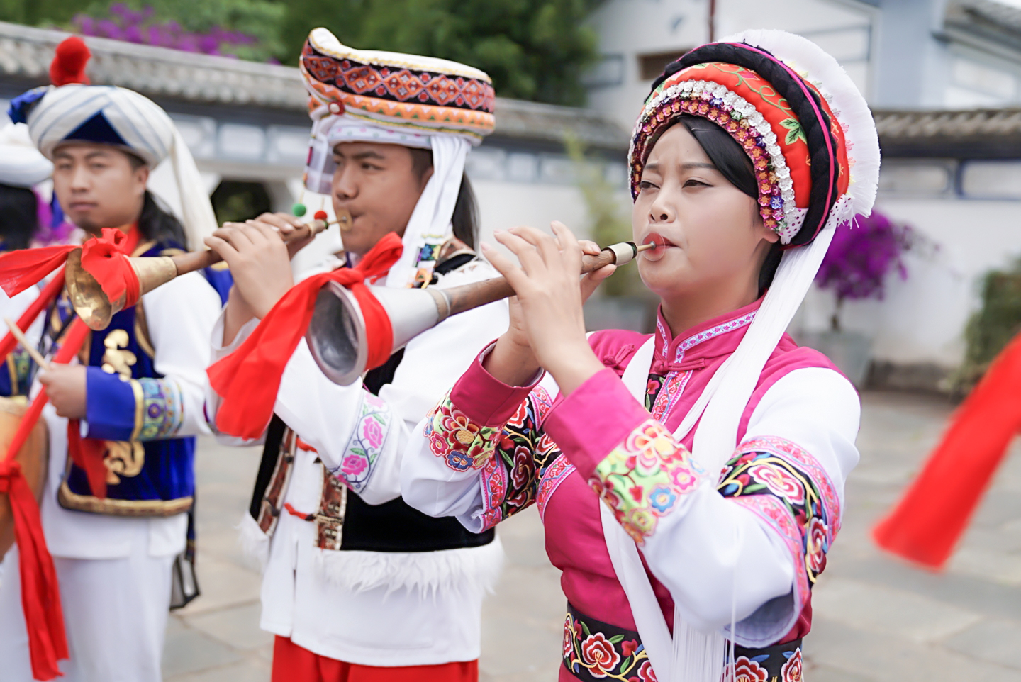 这个五一，来云南民族村和白族同胞一起“绕三灵”吧（供图）