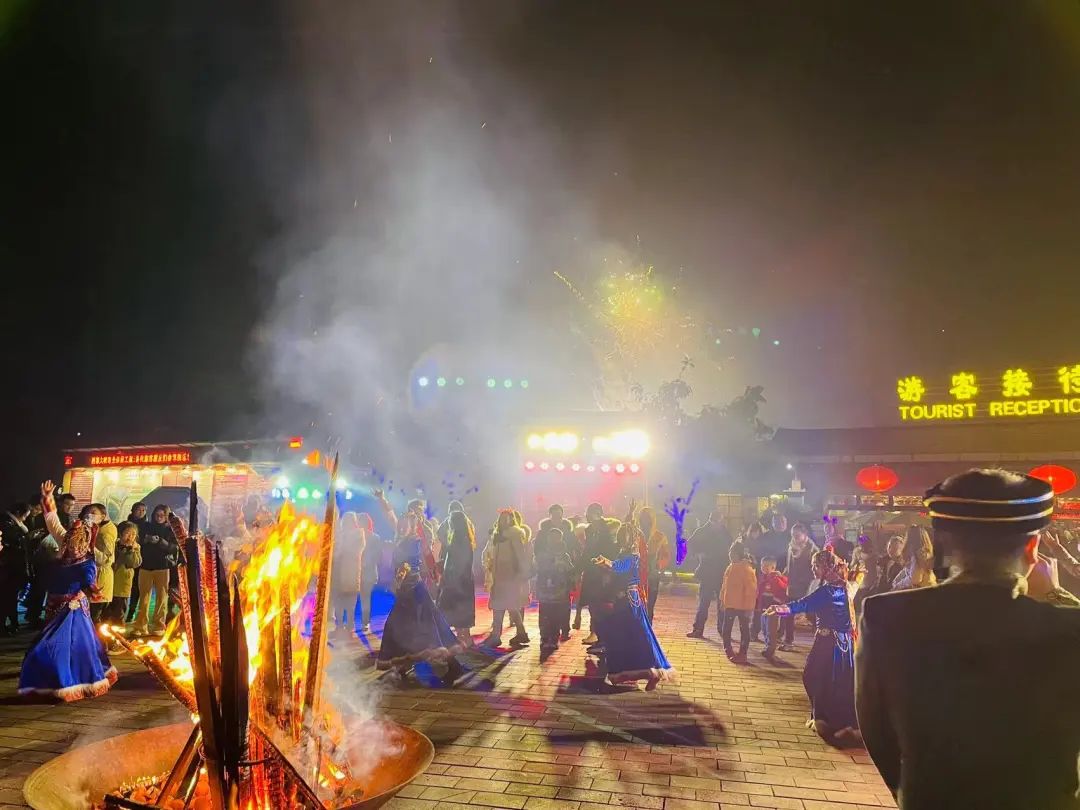 泡温泉，打水仗，吃美食！昭通水富西部大峡谷景区喊你来耍~（供图）