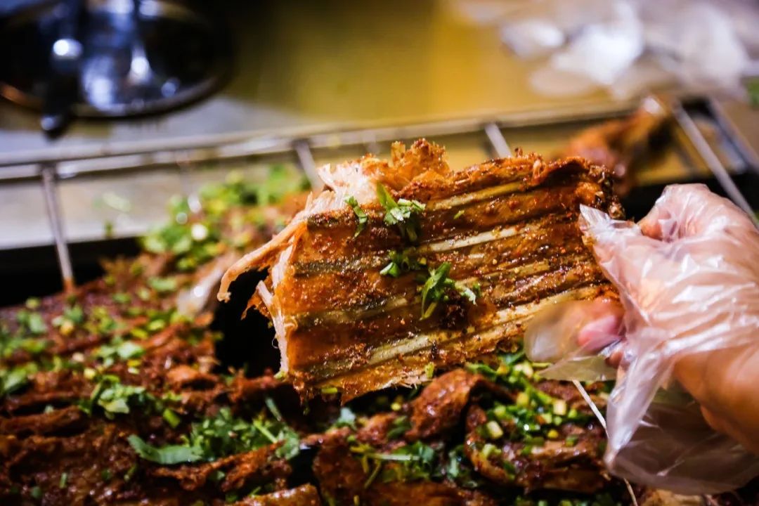 泡温泉，打水仗，吃美食！昭通水富西部大峡谷景区喊你来耍~（供图）