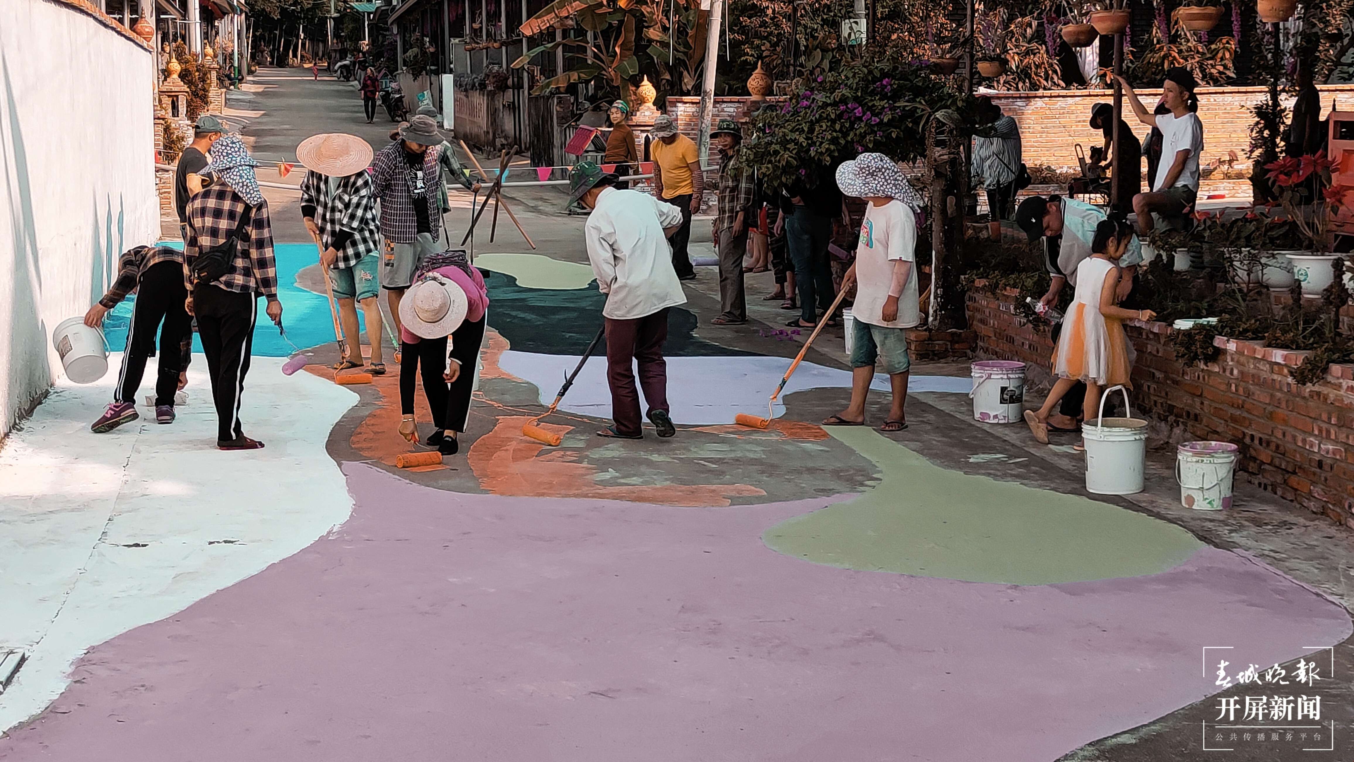 西双版纳曼勒“美术村”：一个被涂鸦艺术改变的村庄（景洪市融媒体中心 供图）