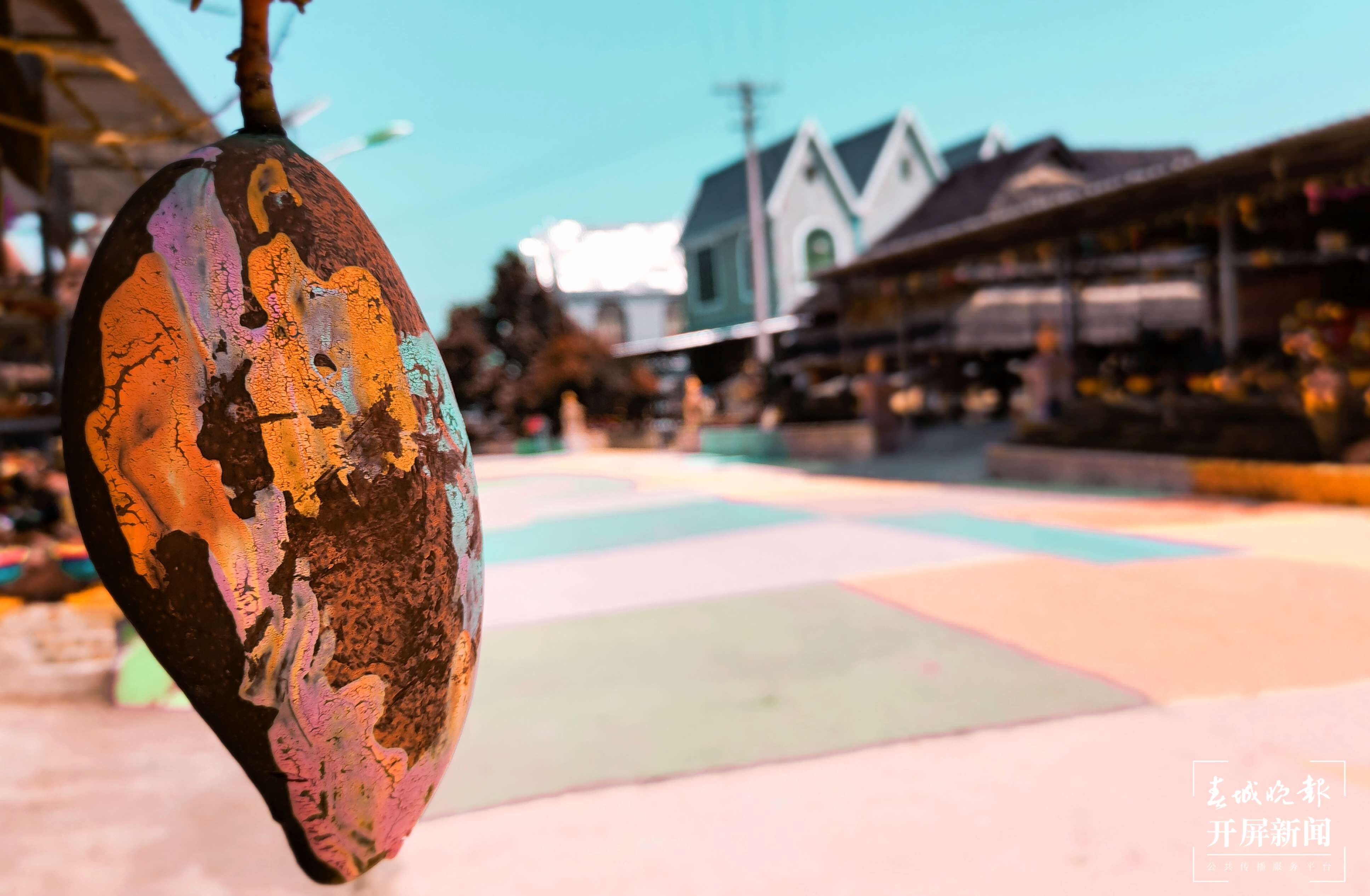 西双版纳曼勒“美术村”：一个被涂鸦艺术改变的村庄（景洪市融媒体中心 供图）