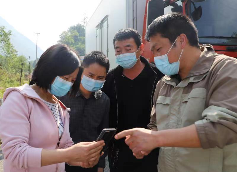 罗平县：狠抓“两革命”走好赶考路