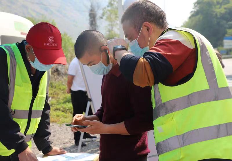 罗平县：狠抓“两革命”走好赶考路