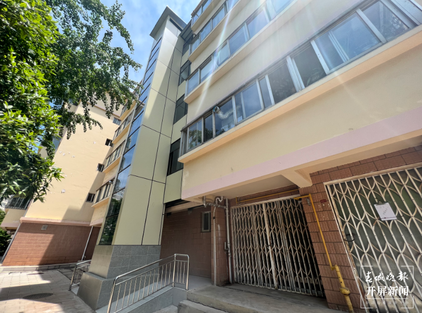 老人腿脚不便“上下困难” 想要加装电梯1.png