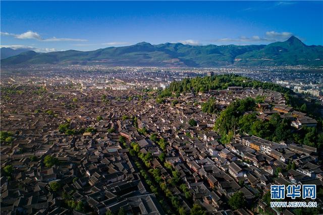 丽江古城（2017年10月1日摄）。新华网发（许坚 摄）.jpeg