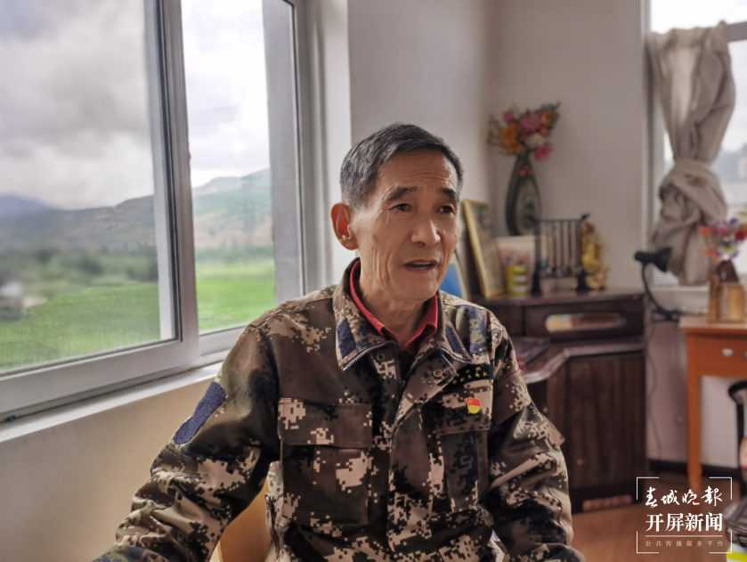 大理72岁老人村中自建图书馆！（春城晚报-开屏新闻记者 刘文波 摄）