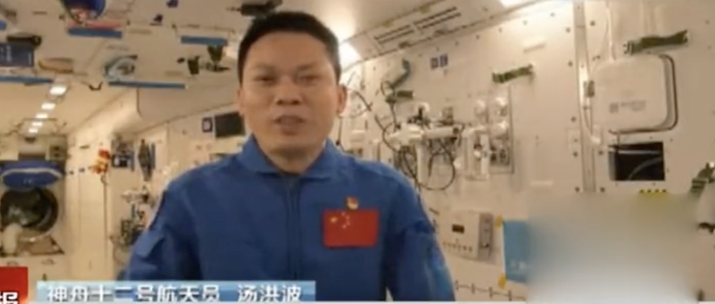 梦幻联动！冠军送英雄 盼凯旋！3.png