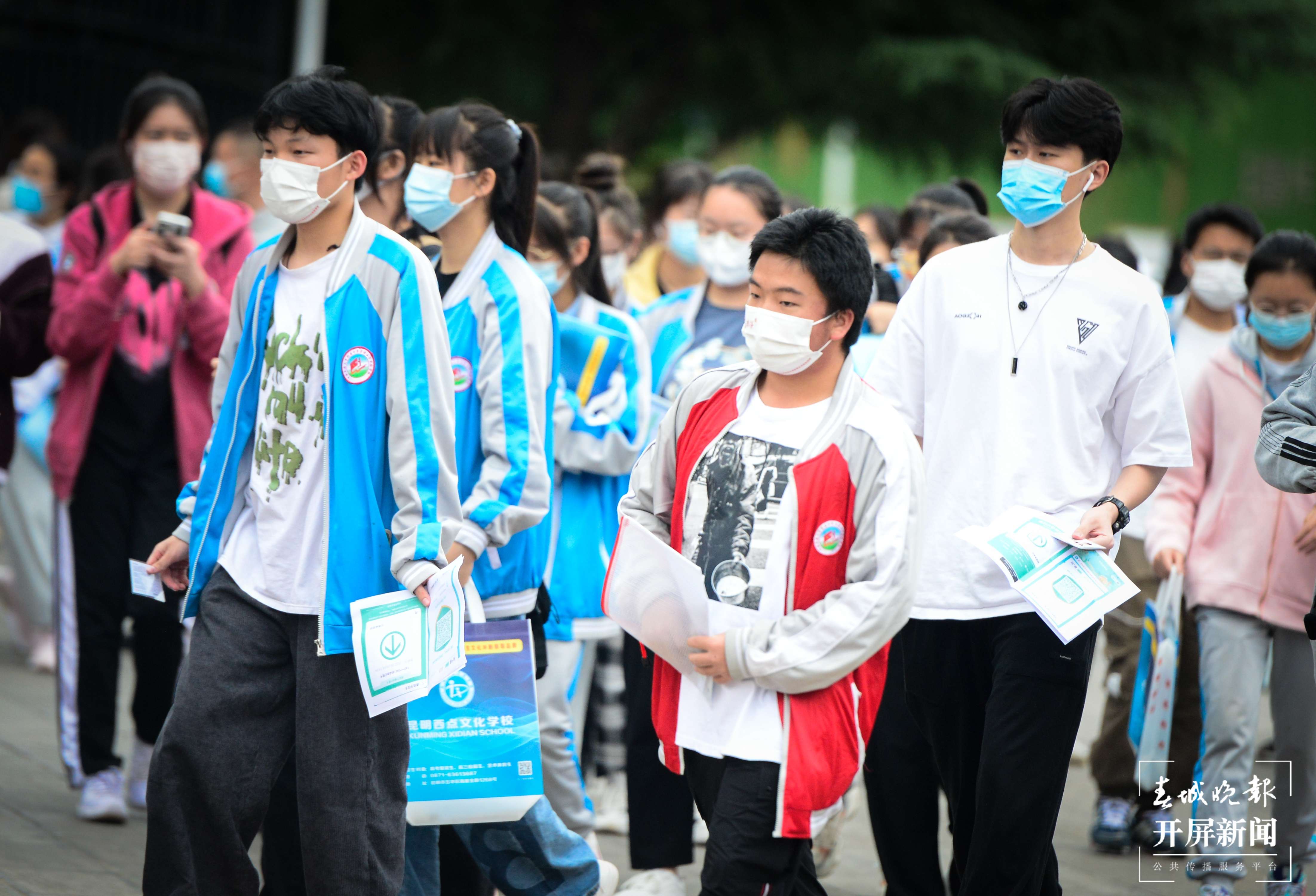 各考点已准备就绪！2022云南高考明起开考，开屏记者带你去踩点  龙宇丹 摄