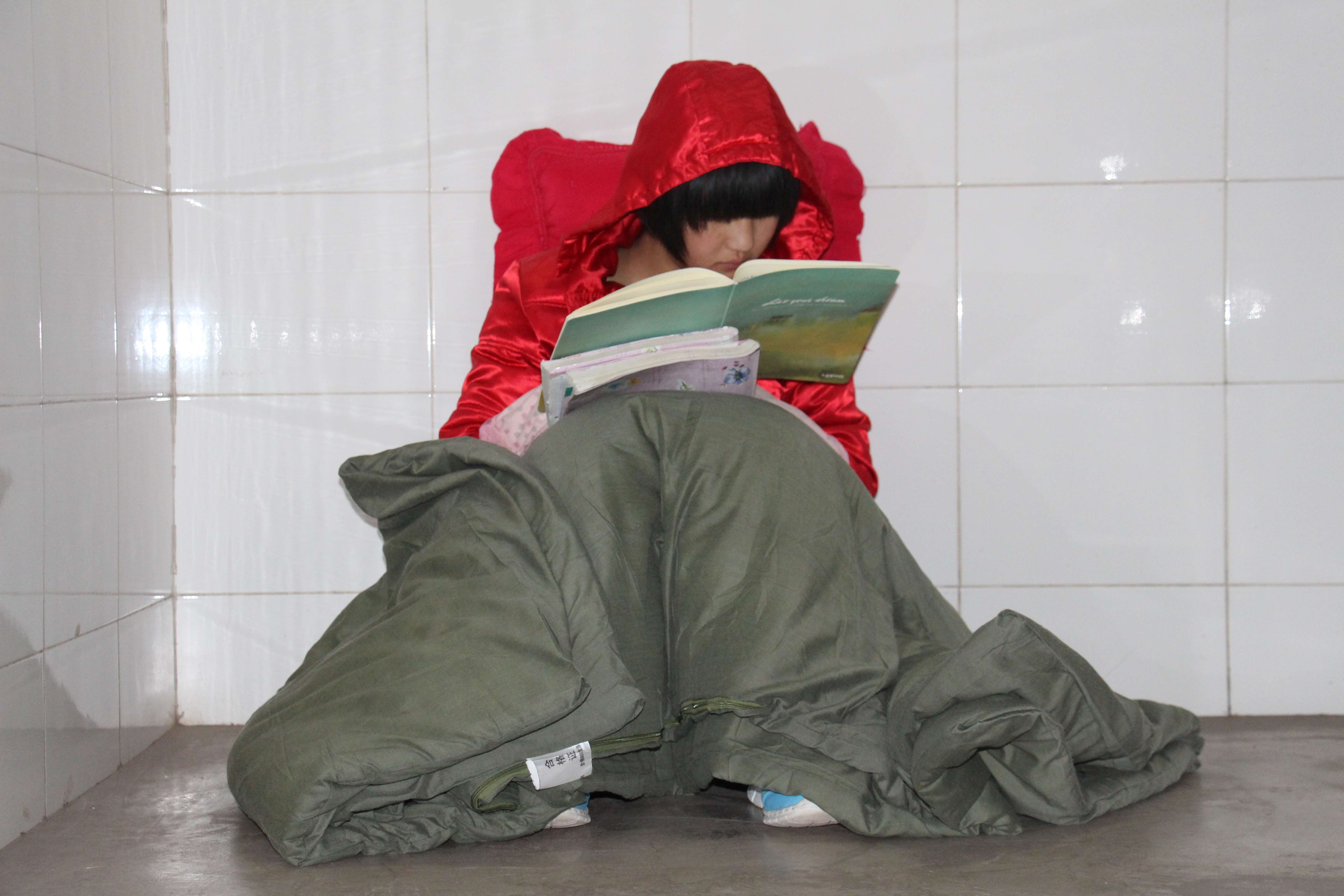 送考12年的张桂梅曾独自参加4次高考