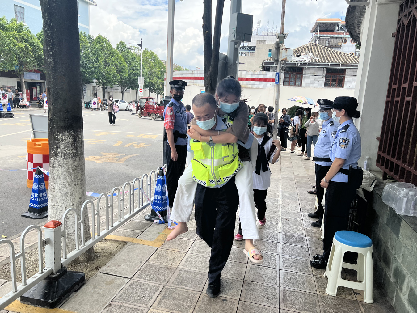 保山一考生右脚突发肿胀