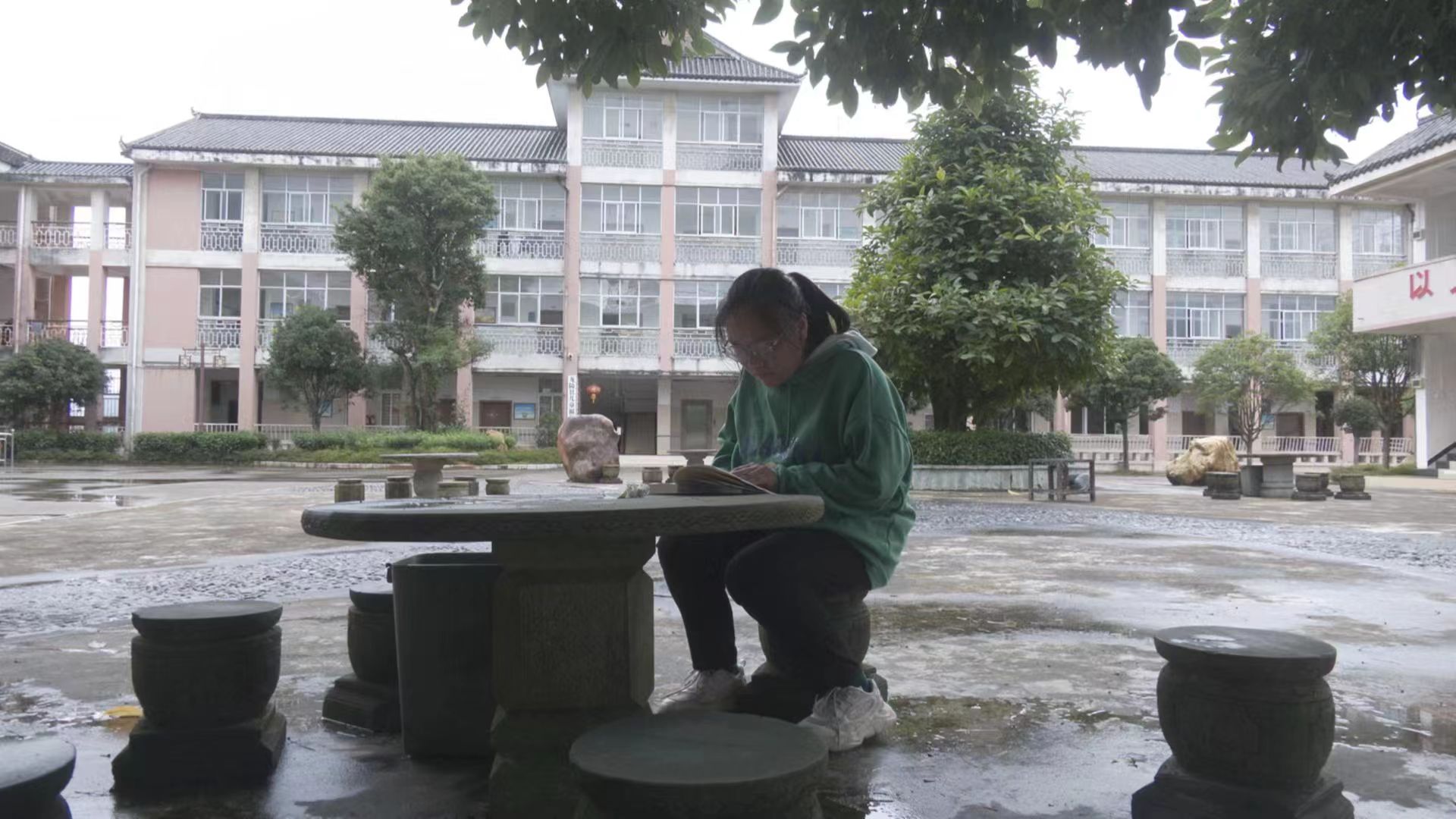 心有暖阳，何惧沧桑？“福利院女孩”逆境中苦读，高考成绩高出一本线115分 春城晚报-开屏新闻 费丹艺 实习生 蒋馨 文 图片由受访者提供