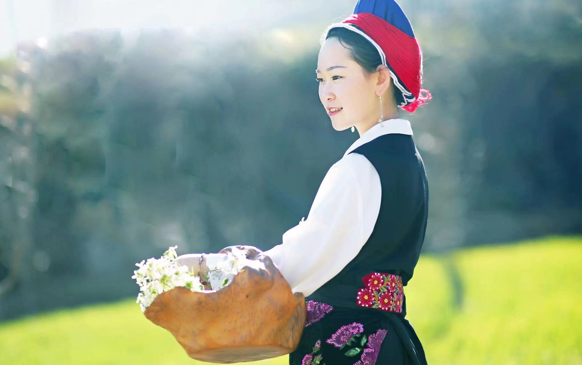 鹤庆东坡村：民族团结凝人心 乡村振兴谋发展2.jpg