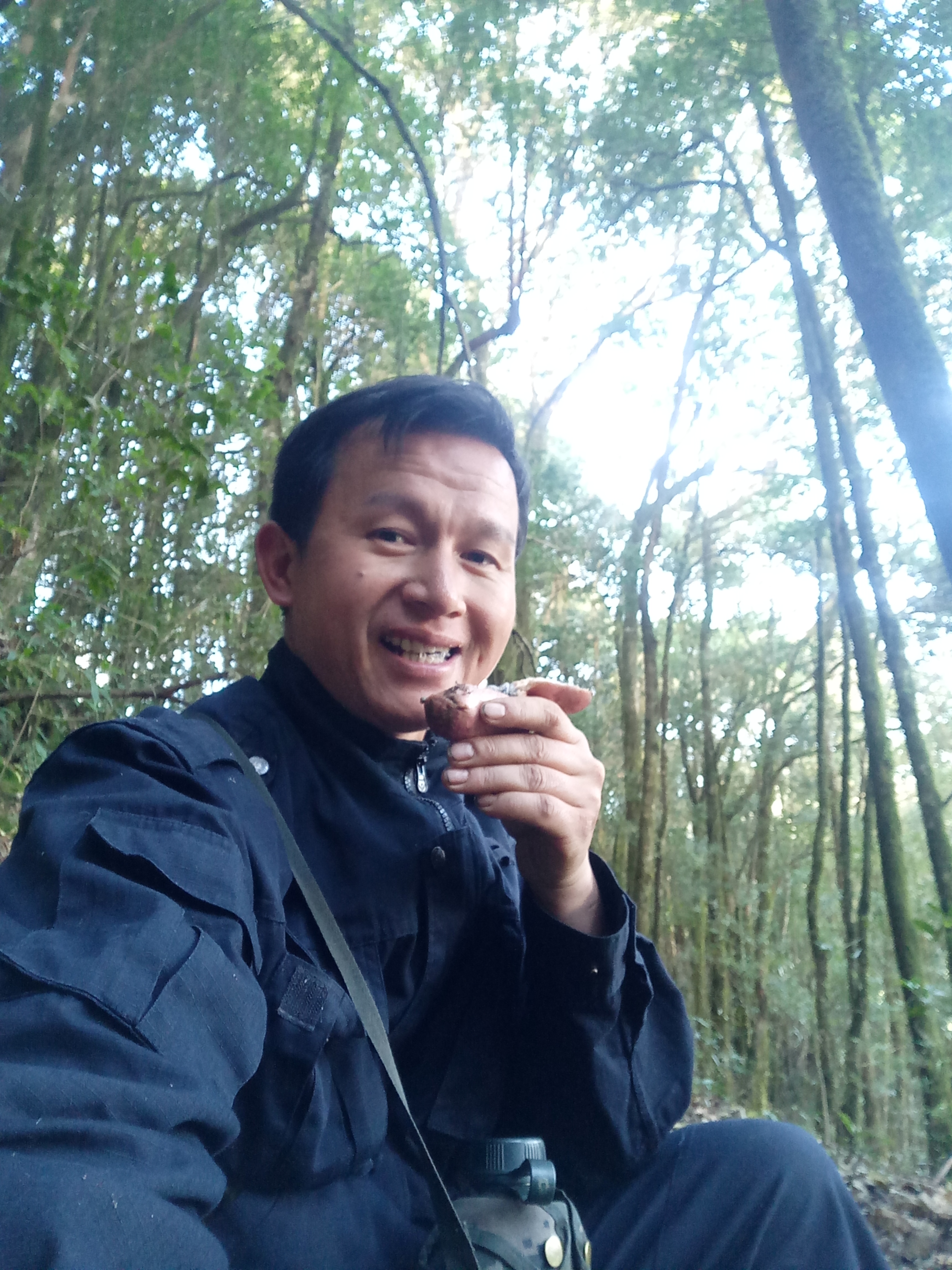 哀牢山的“追猿人”—李林国（哀牢山自然保护区供图）