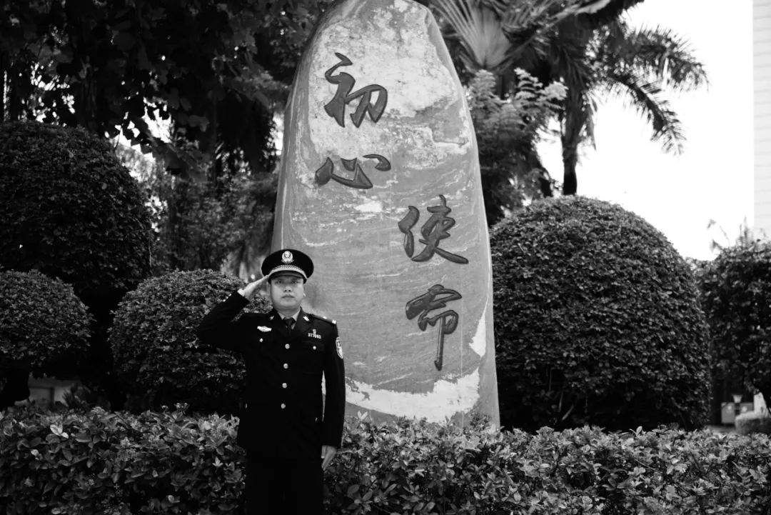  蔡晓东被追授“全国公安系统一级英雄模范”称号