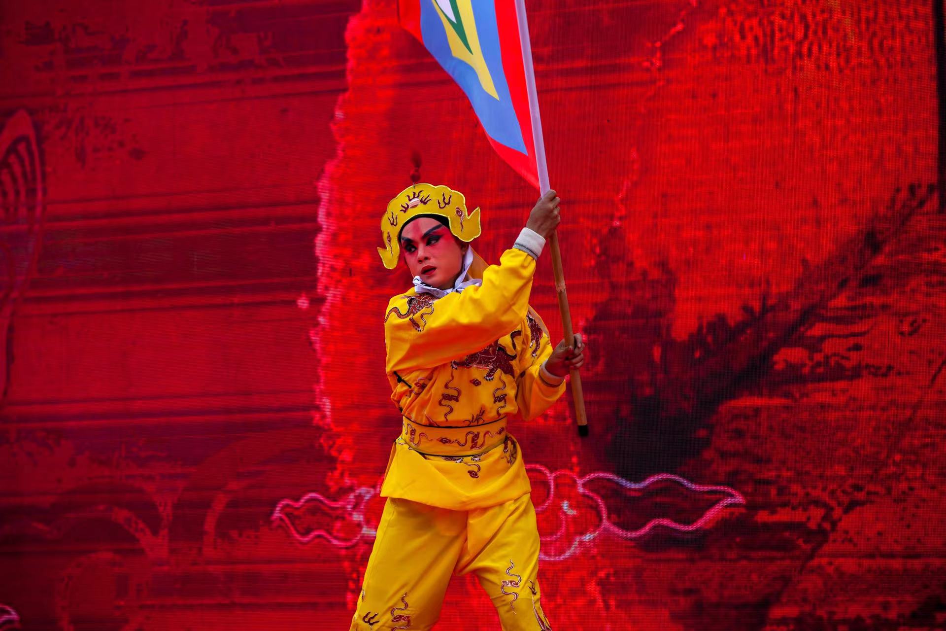 一起来看呈贡文化旅游节的民俗魅力 (2).jpg