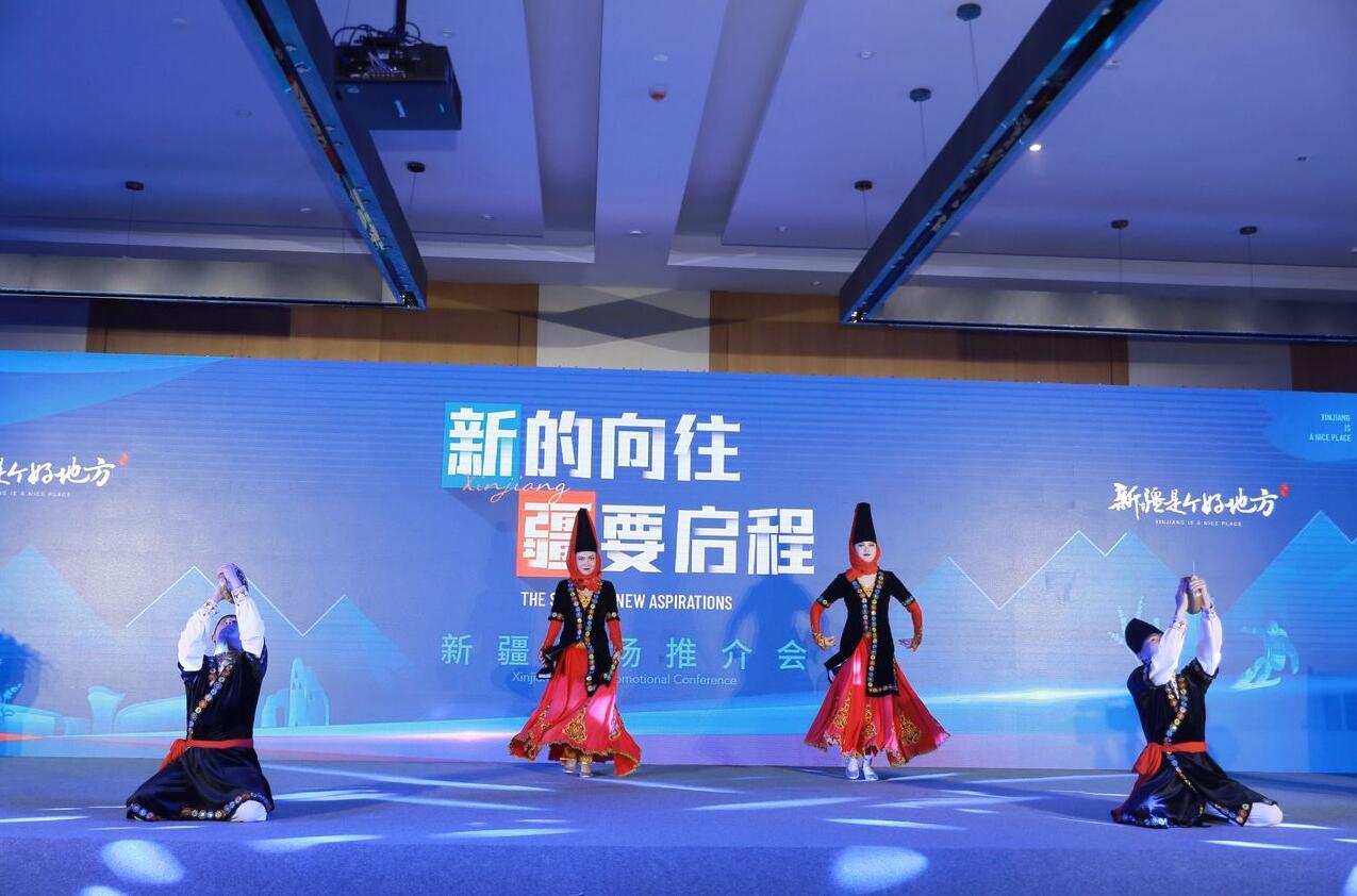 新疆网红局长推荐4条自驾游线路（ 春城晚报-开屏新闻记者 马艺宁 摄）