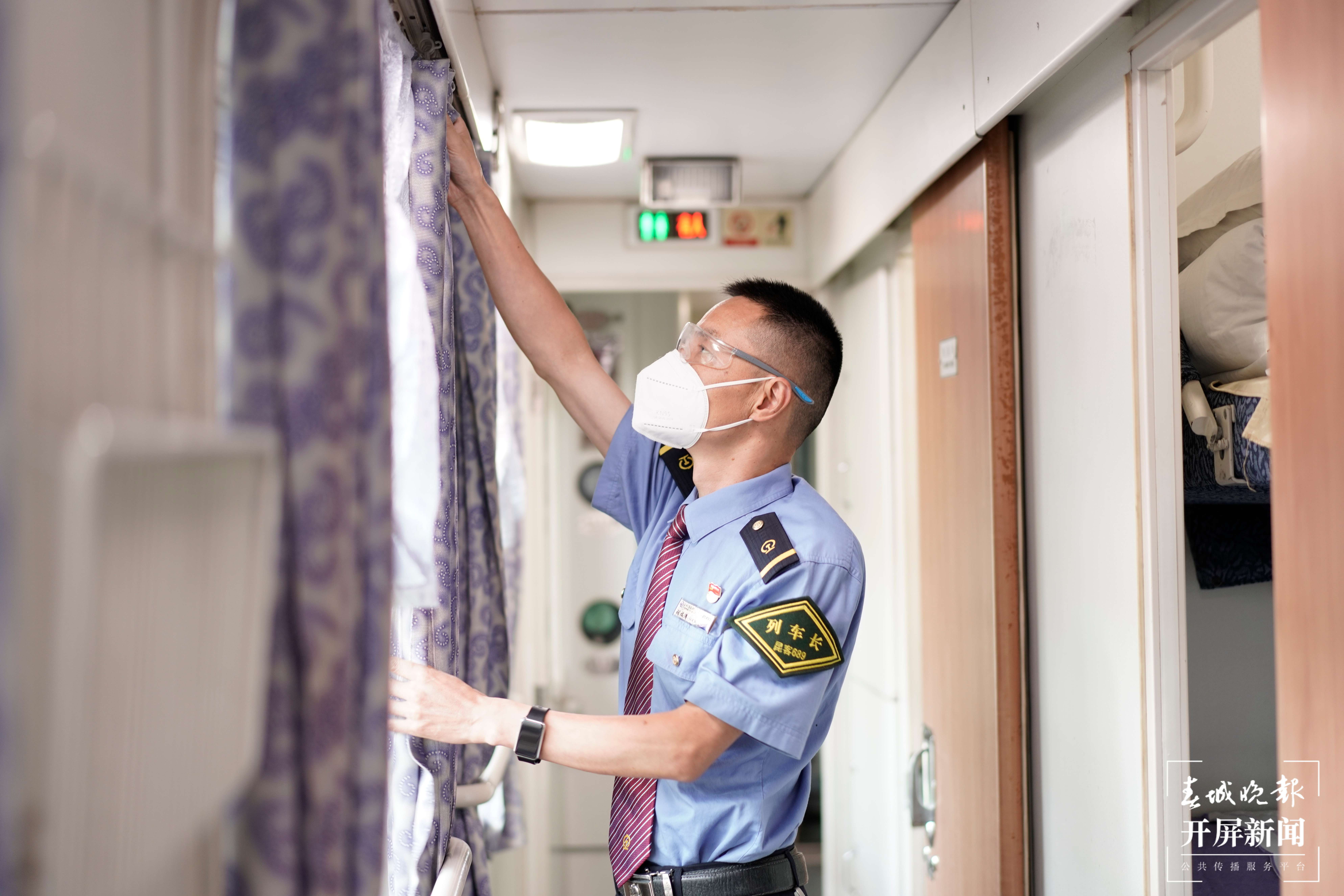 丽江至西双版纳旅游列车开行（通讯员 胡芃 周靖博 摄）