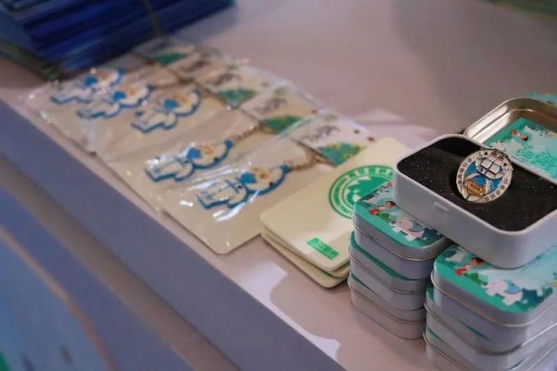 非遗手工品亮相西双版纳州主题馆 (1).jpg