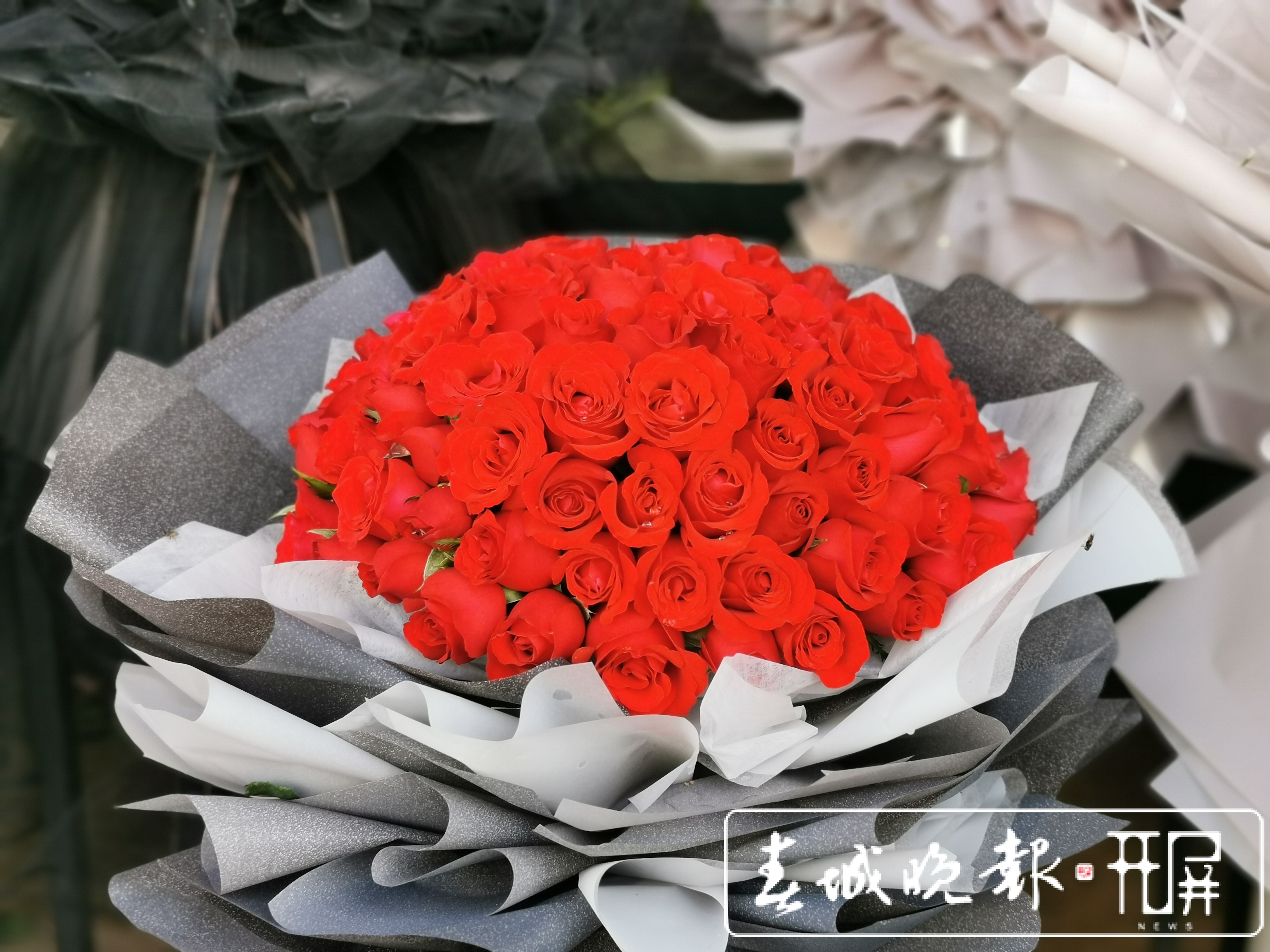 “520告白日”来袭，昆明玫瑰花价格翻倍，需求量大（李赛 摄影报道）