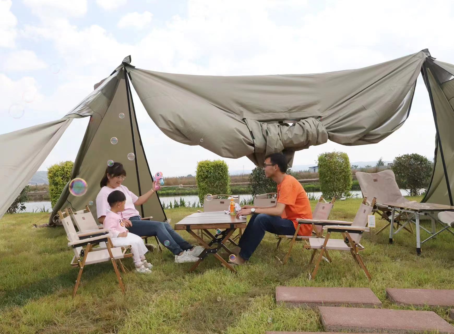 露营、烧烤、捞鱼摸虾……  五一长假，麒麟水乡享受田园时光