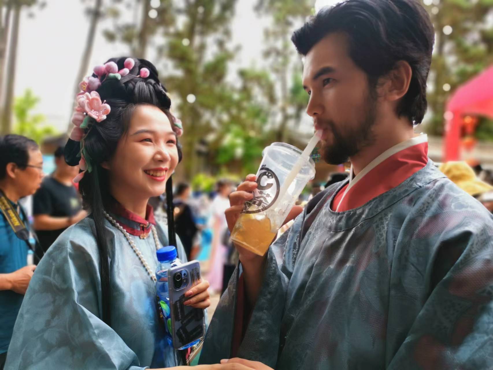 这个七夕 西山景区被汉服同袍密集打卡.jpg