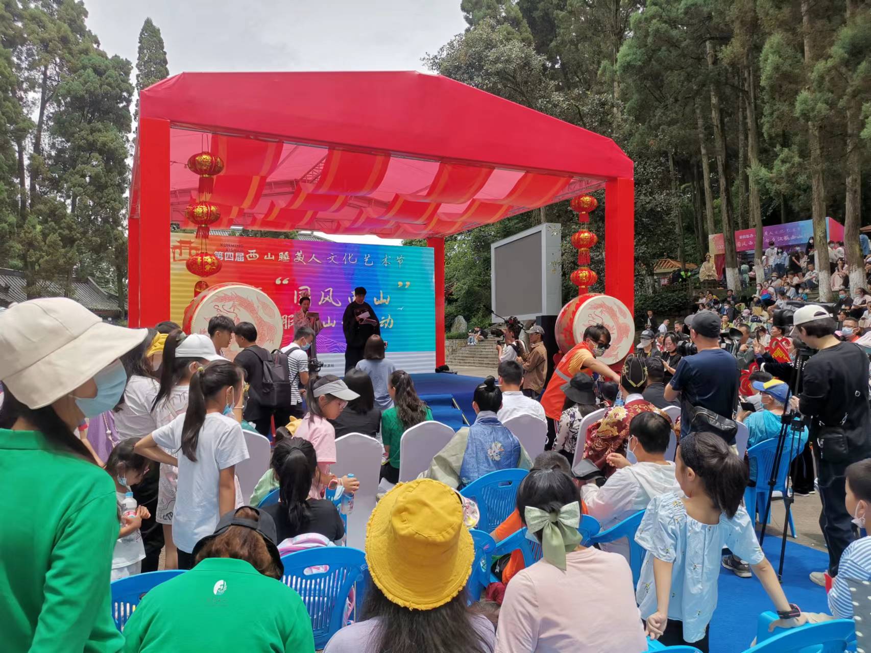 这个七夕 西山景区被汉服同袍密集打卡 (2).jpg