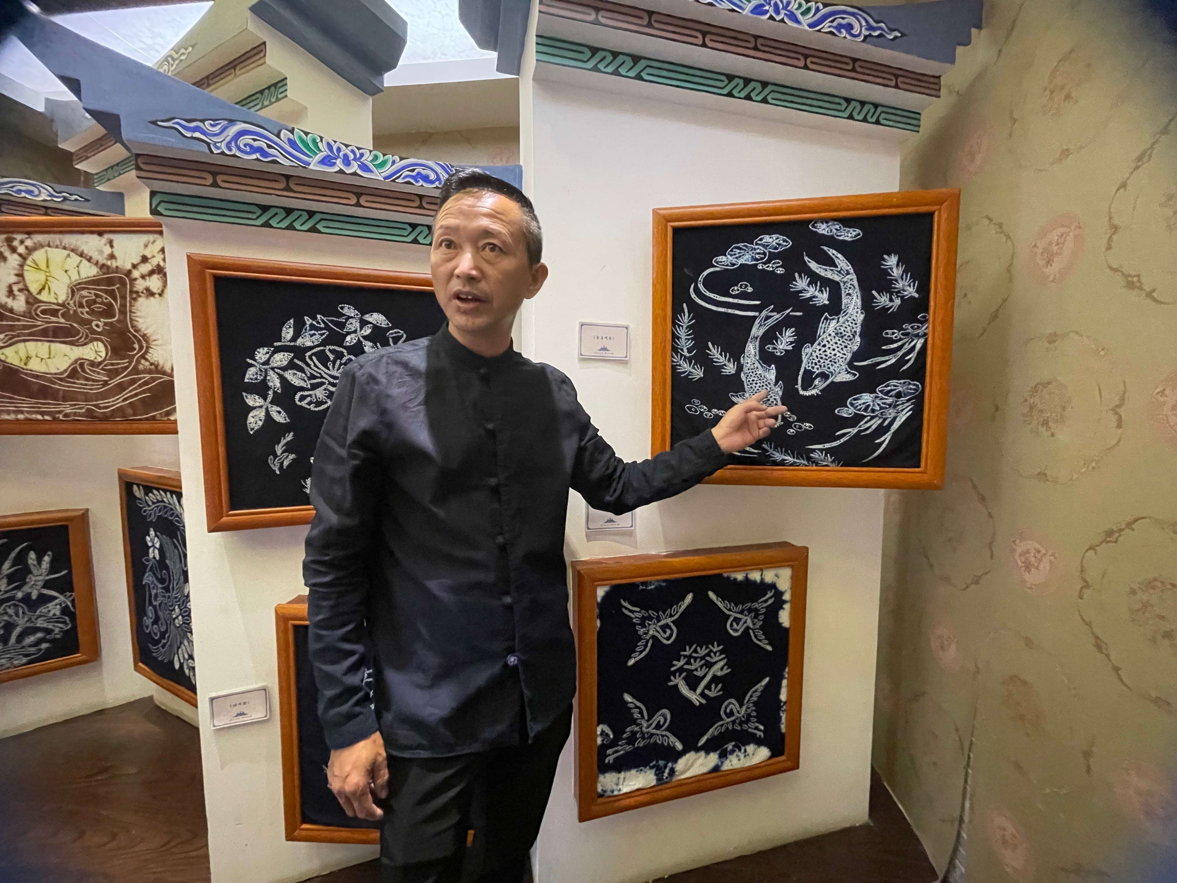 扎染：“活起来”的“大理蓝” 云报集团全媒体记者：张田睿 龙兴刚 李正雄 崔永江 实习记者：矣桢妮 摄影报道5.jpg