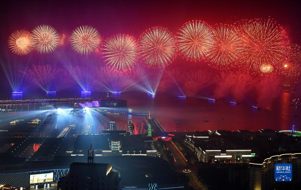 领航中国丨服务民族复兴 促进人类进步——党的十八大以来中国特色大国外交全方位开展