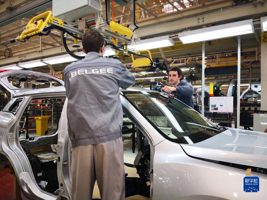 领航中国丨服务民族复兴 促进人类进步——党的十八大以来中国特色大国外交全方位开展