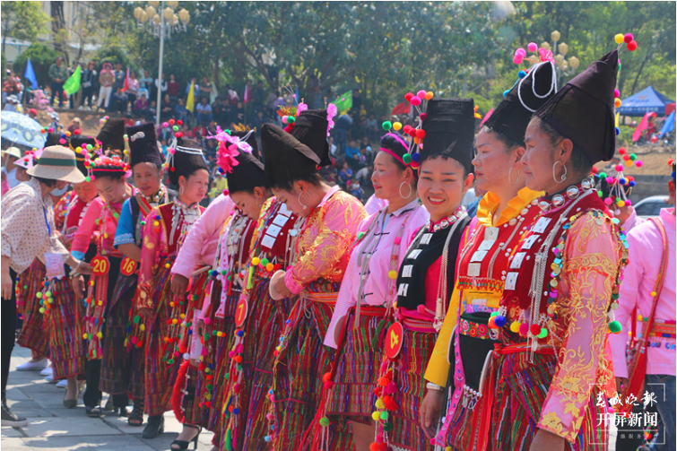 德宏民族团结月40年 | 梁河九保阿昌族乡：守望相助流传久 边陲古镇展新颜