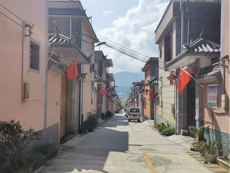 德宏民族团结月40年 | 平易村：葫芦丝传播民族声音 群众生活节节高