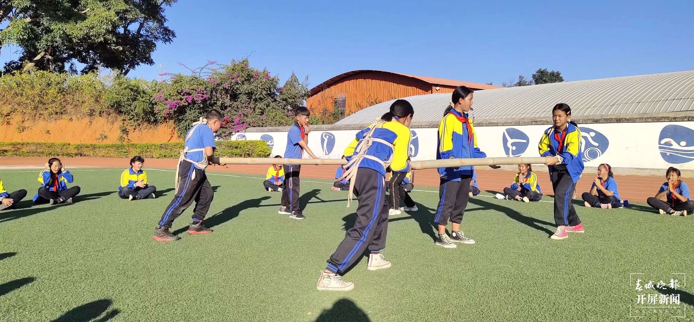 德宏民族团结月40年 | 陇川县民族小学:各族学生携手在知识和文化的海洋里遨游