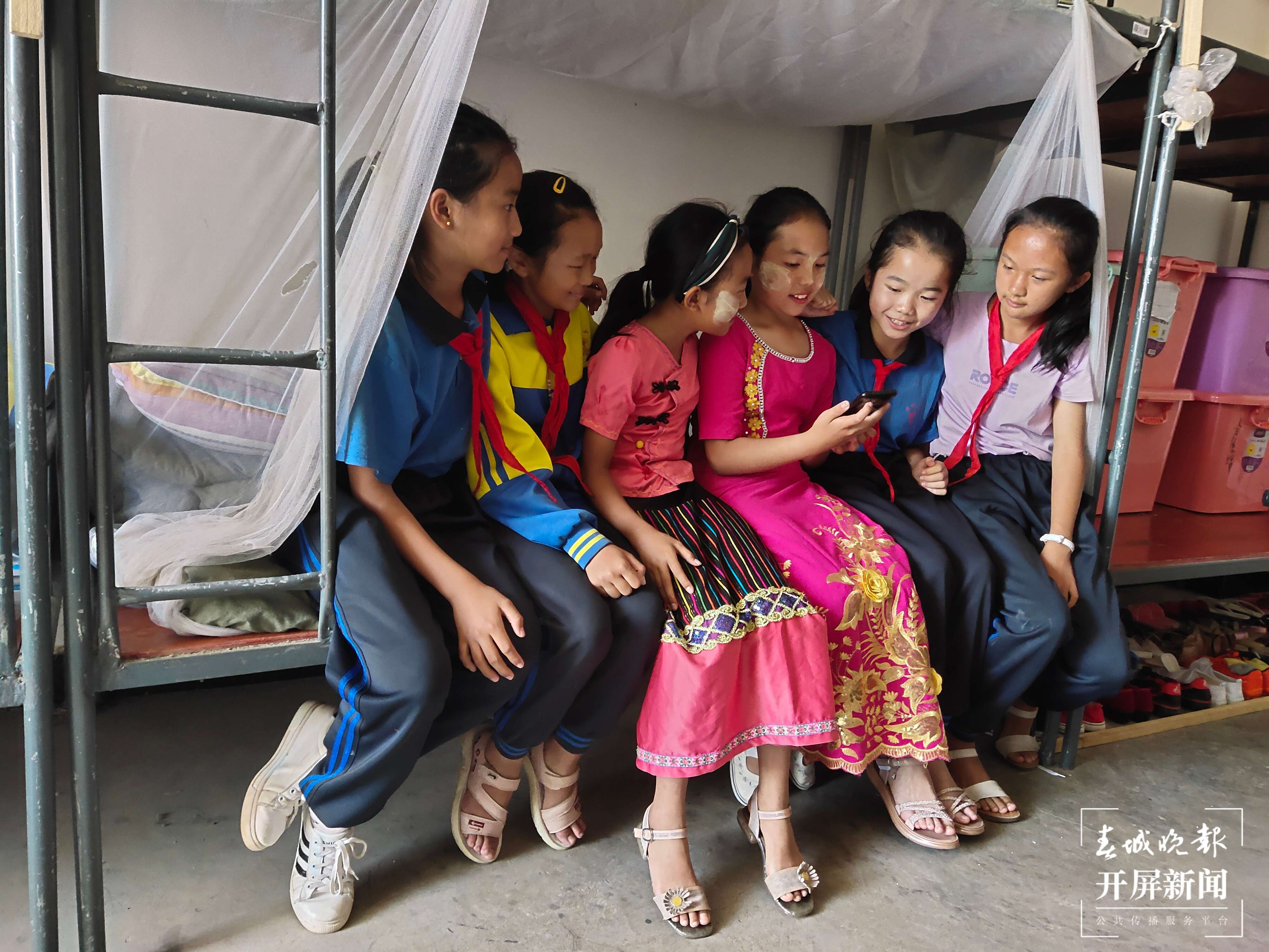 德宏民族团结月40年 | 陇川县民族小学:各族学生携手在知识和文化的海洋里遨游