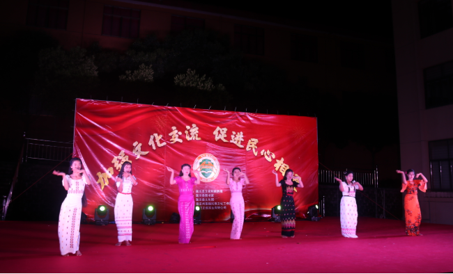 德宏民族团结月40年|云南陇川:企业吹起民族团结“宣传风”