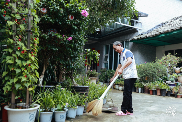 “微网格”“微治理”“微服务”“微积分”“微讲堂”“微庭院”—— 临沧忙岗：“六微”模式创建美好家园7.png