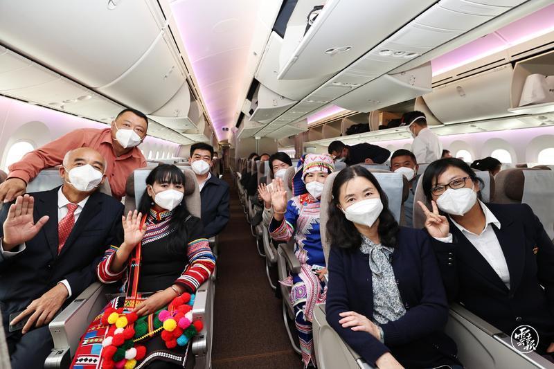 云南省出席党的二十大代表抵京 肩负光荣使命 忠实履行职责