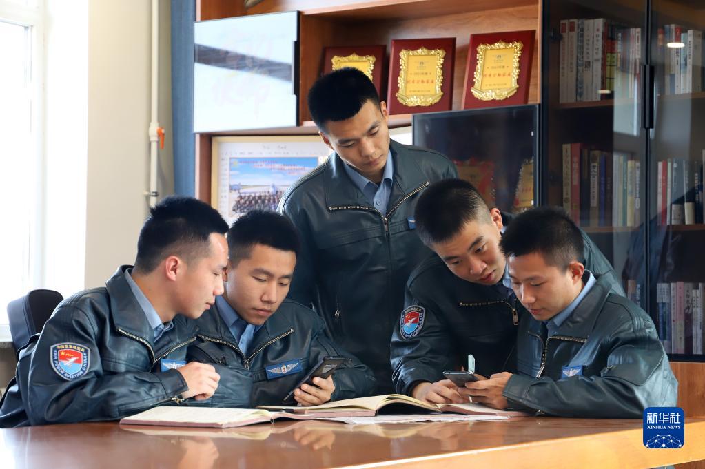 奋力实现建军一百年奋斗目标 打开强军事业发展新局面4.jpg