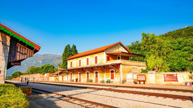 承载历史 再现芳华 滇南明珠——碧色寨4.png