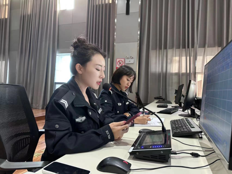 蒙自交警：劝导整治并重 共创共建和谐文明城市1.png